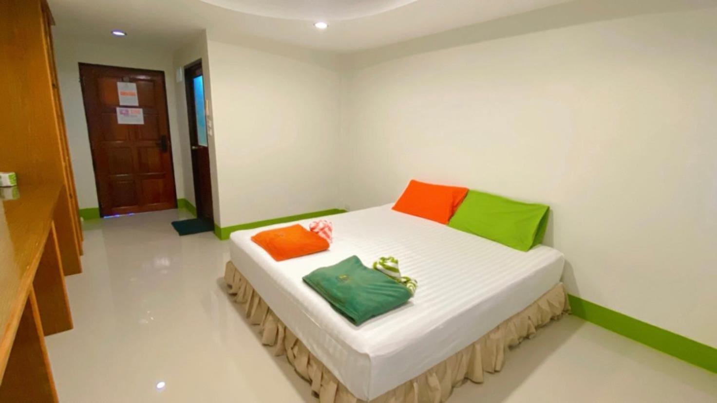Lotus Hostel Beach Ko Tao Ngoại thất bức ảnh